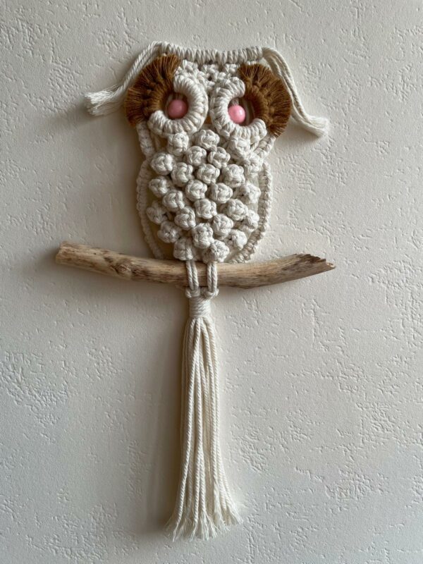 Hibou perché en macramé