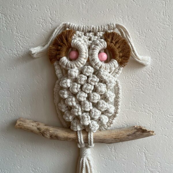 Hibou perché en macramé