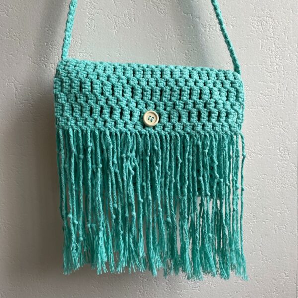 Sac cyan boisé en macramé