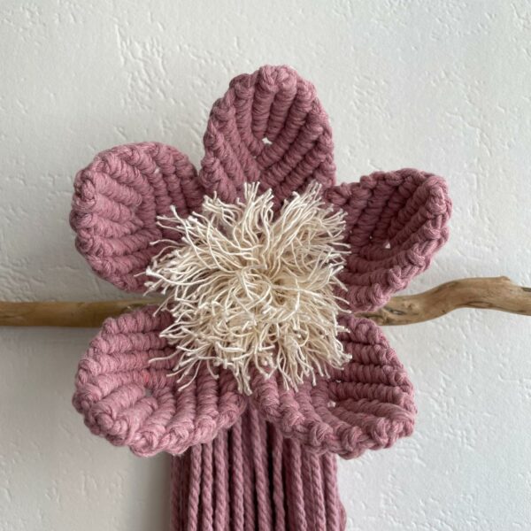 Grande fleur en macramé