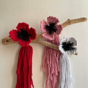 Branche fleurie en macramé